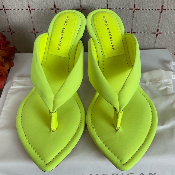 Good American Chartreuse Wedge Sandals Pointed Toe Clear Wedge Heel Neon Sz 8.5 - Picture 3 of 8